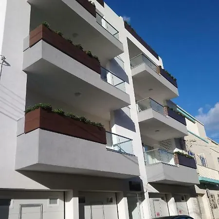 Omega Court, 1